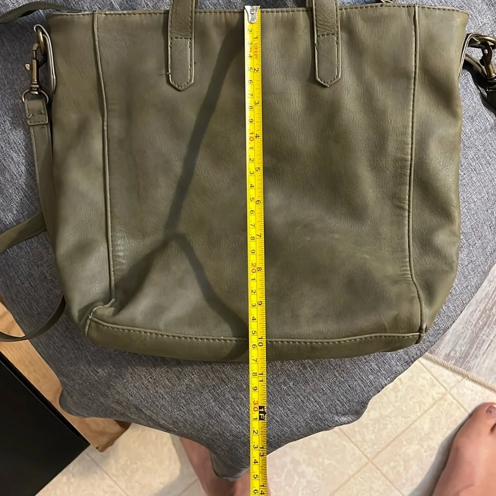 Universal Thread Olive Crossbody Bag - Picture 9 of 9